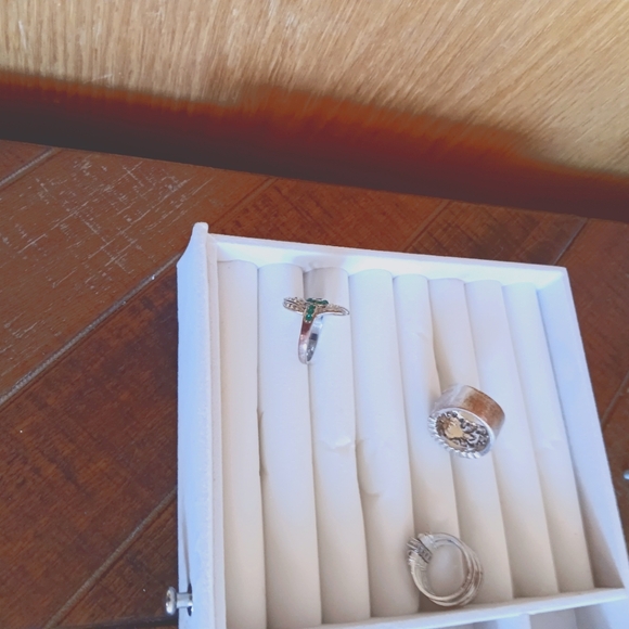 Set Of Statement Cocktail Rings - Picture 10 of 11